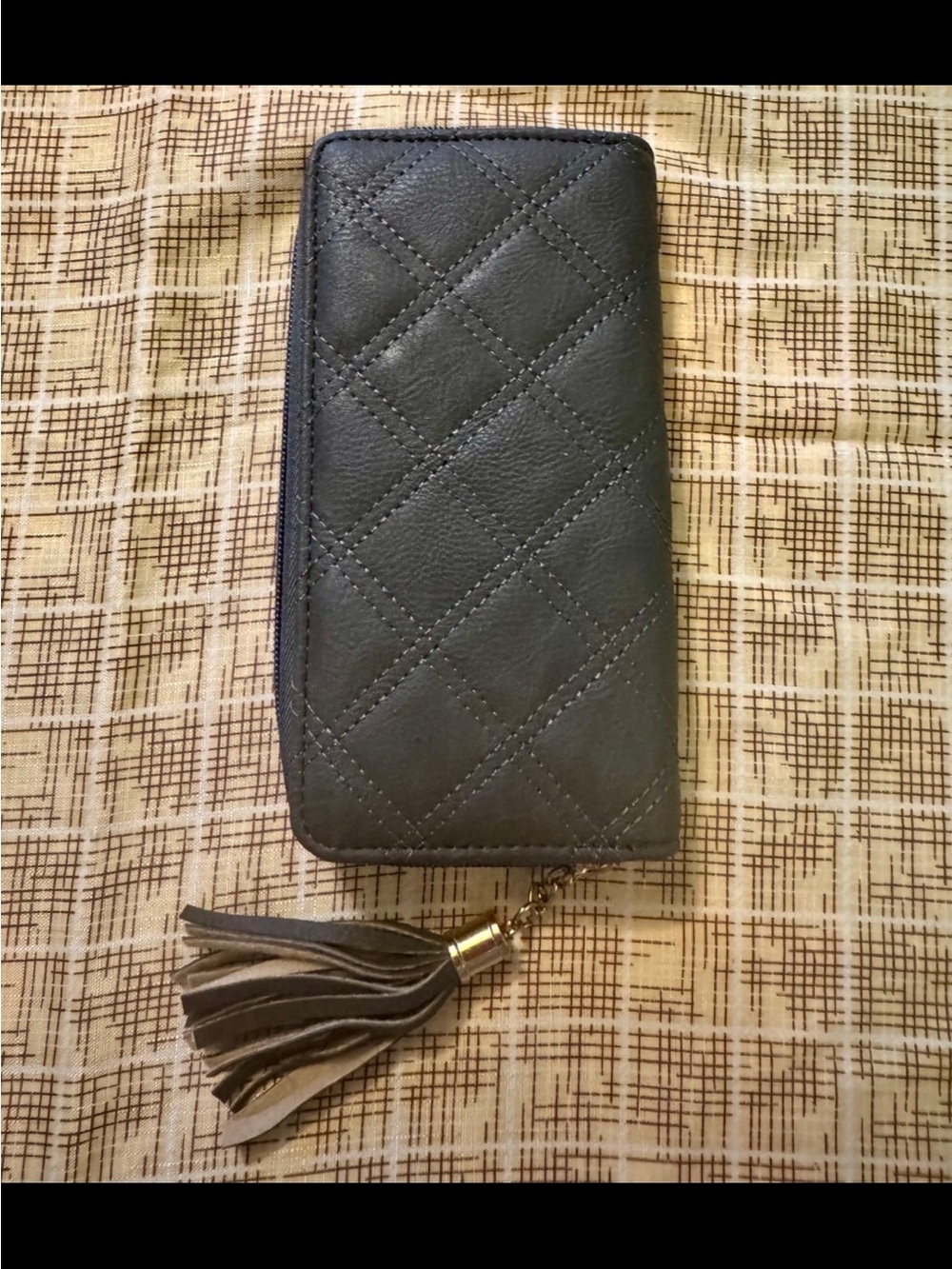Quilted Tassel Zip Wallet - Gray